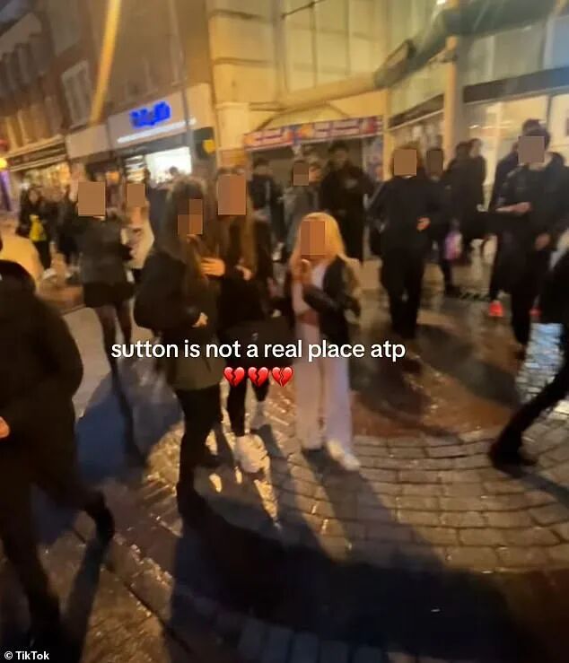 伦敦高中生相亲派对挤爆大街！