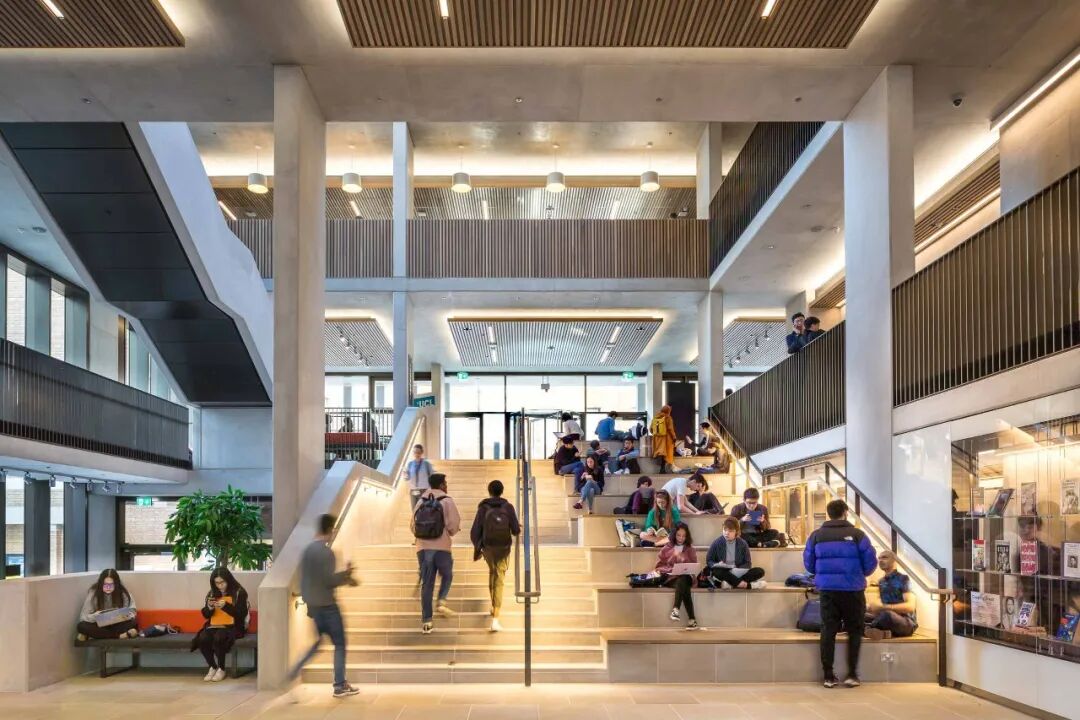 不点名就没事？英国G5学霸留学生因长期旷课被开除！